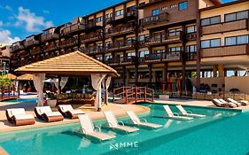 Apartamento Cond Pé na Areia com Varanda by MME